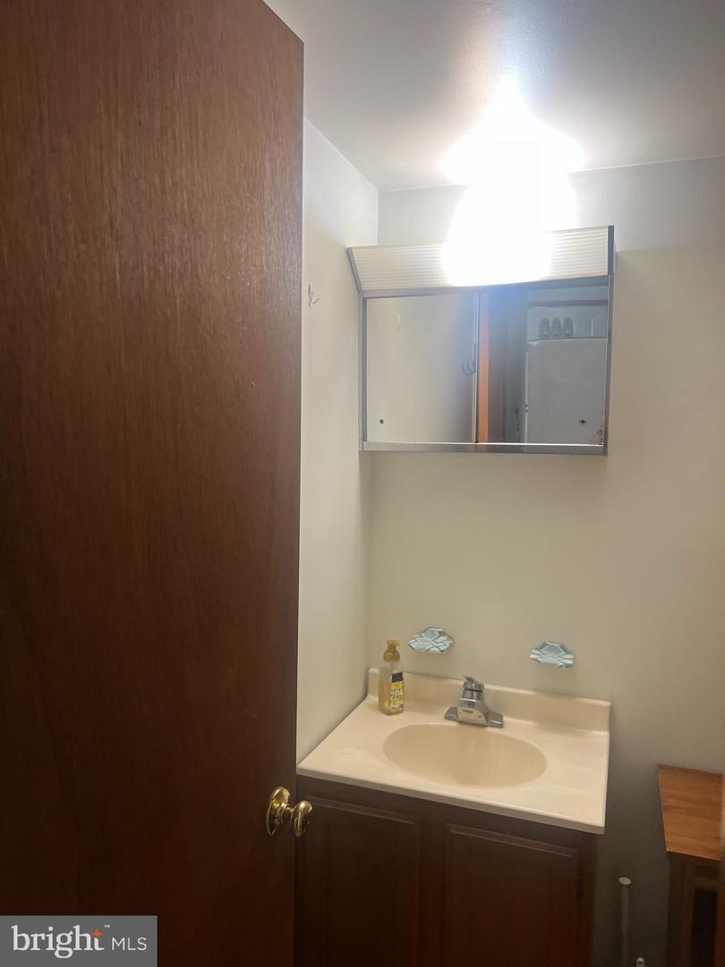7280 Apt 101 Brentland Rd Property Photo 7