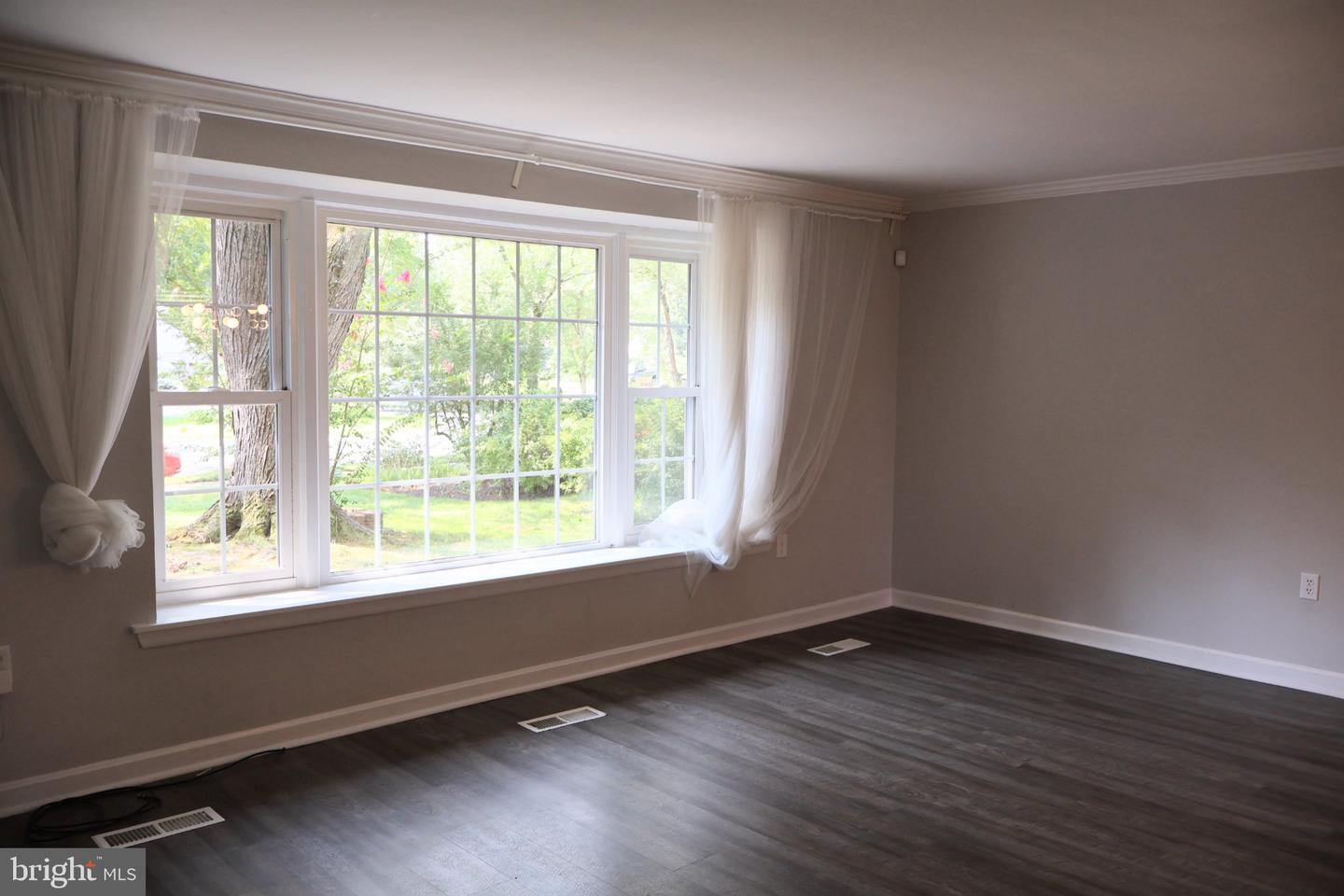 5218 Caroline Cir Property Photo 5