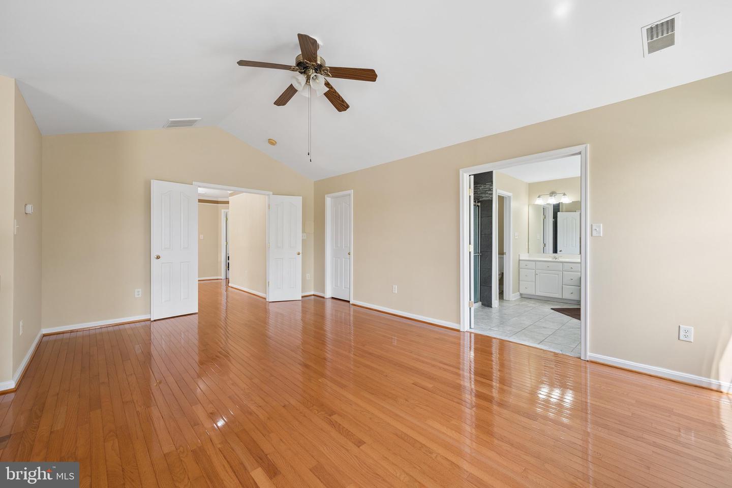 9701 Cadwell St Property Photo 37