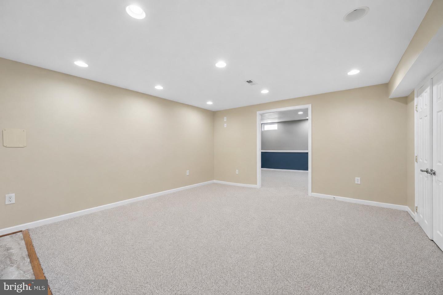 9701 Cadwell St Property Photo 77