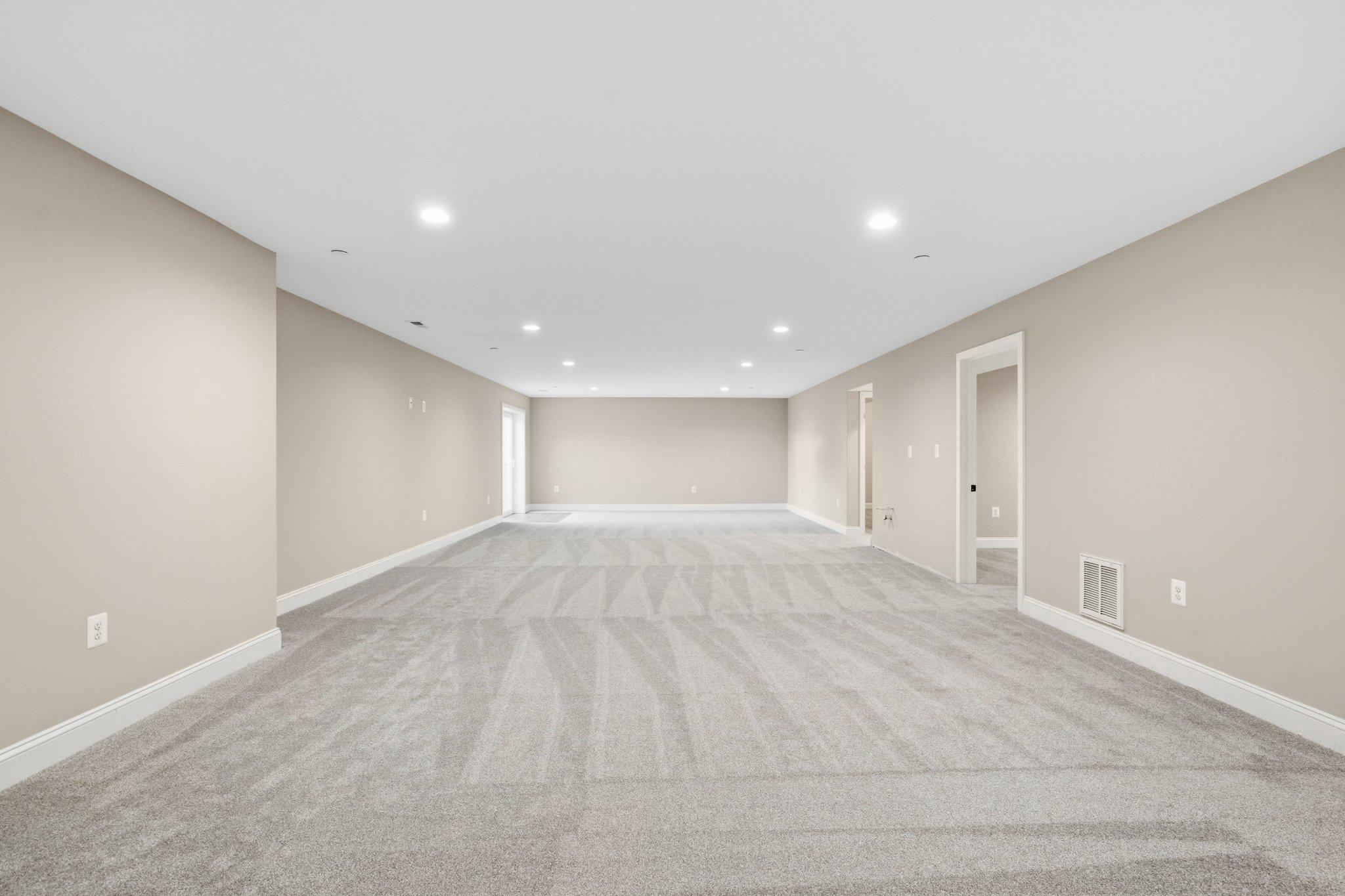 5898 Hardwick Ct Property Photo 9