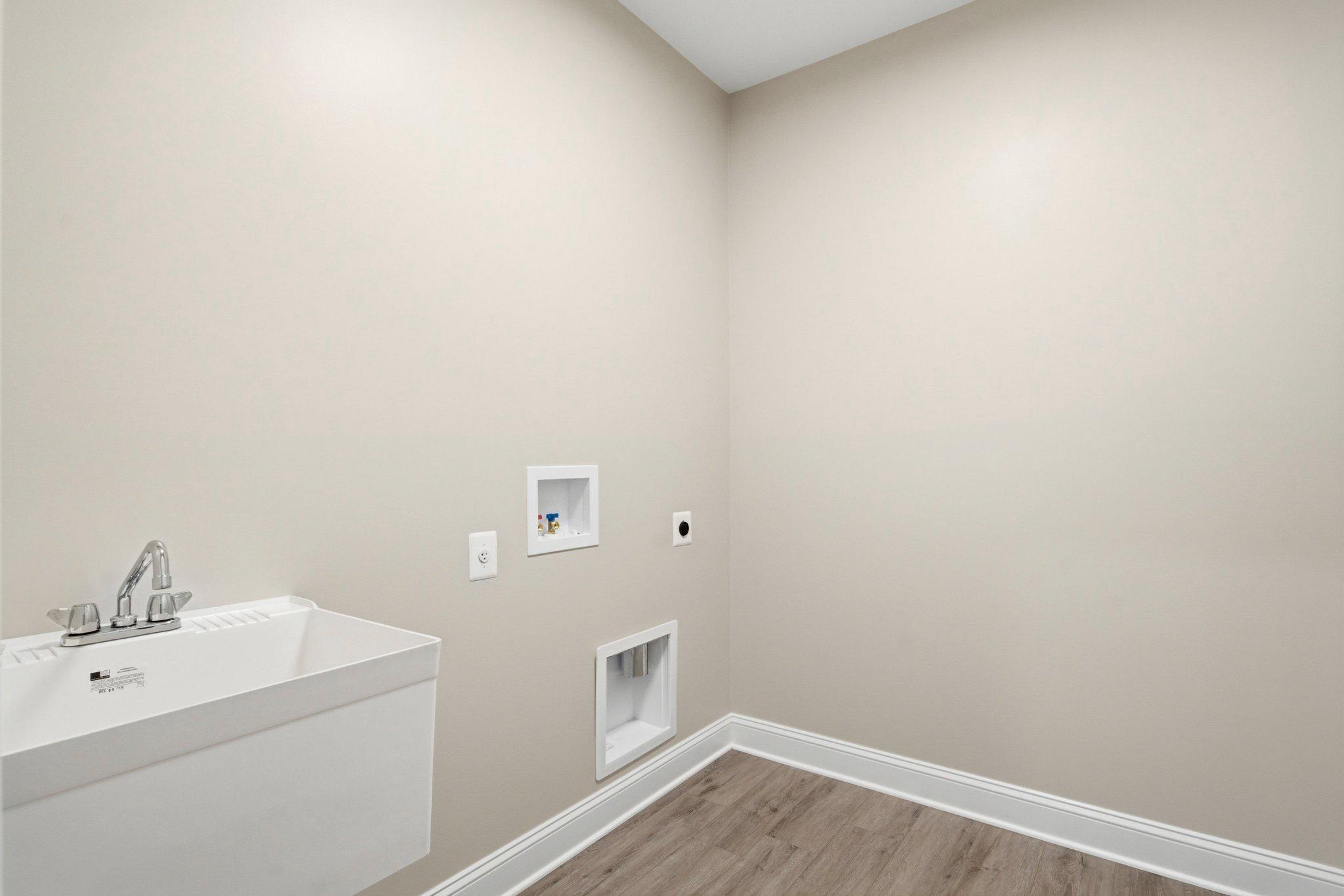 5898 Hardwick Ct Property Photo 16