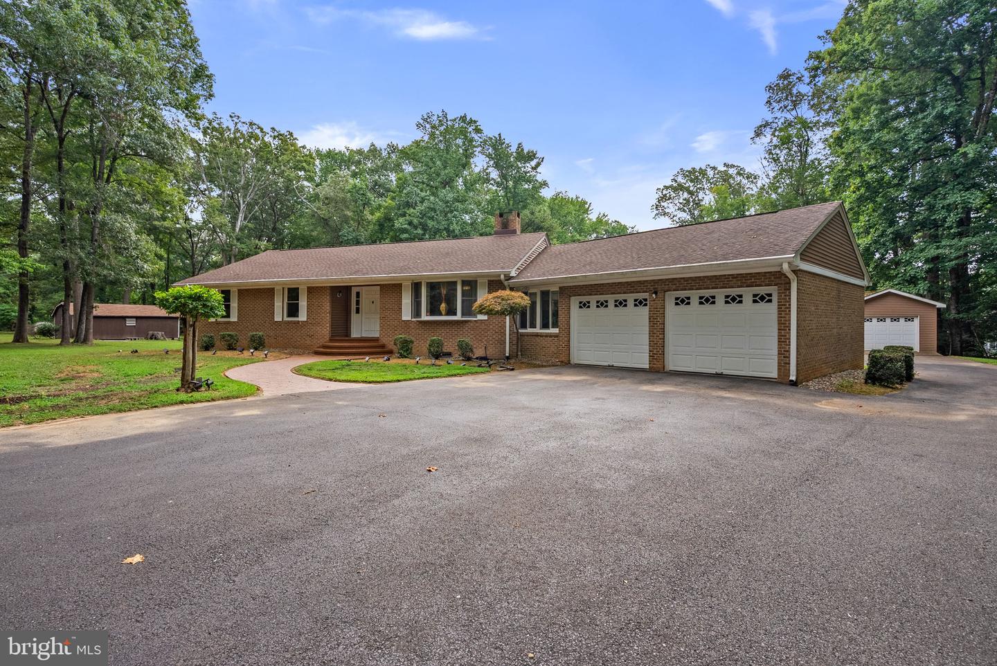 5425 Chapmans Landing Rd Property Photo 1