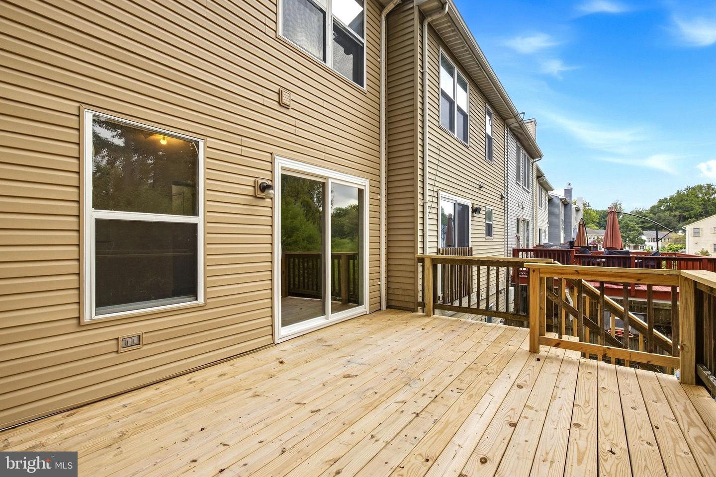 327 Woodside Pl Property Photo 14