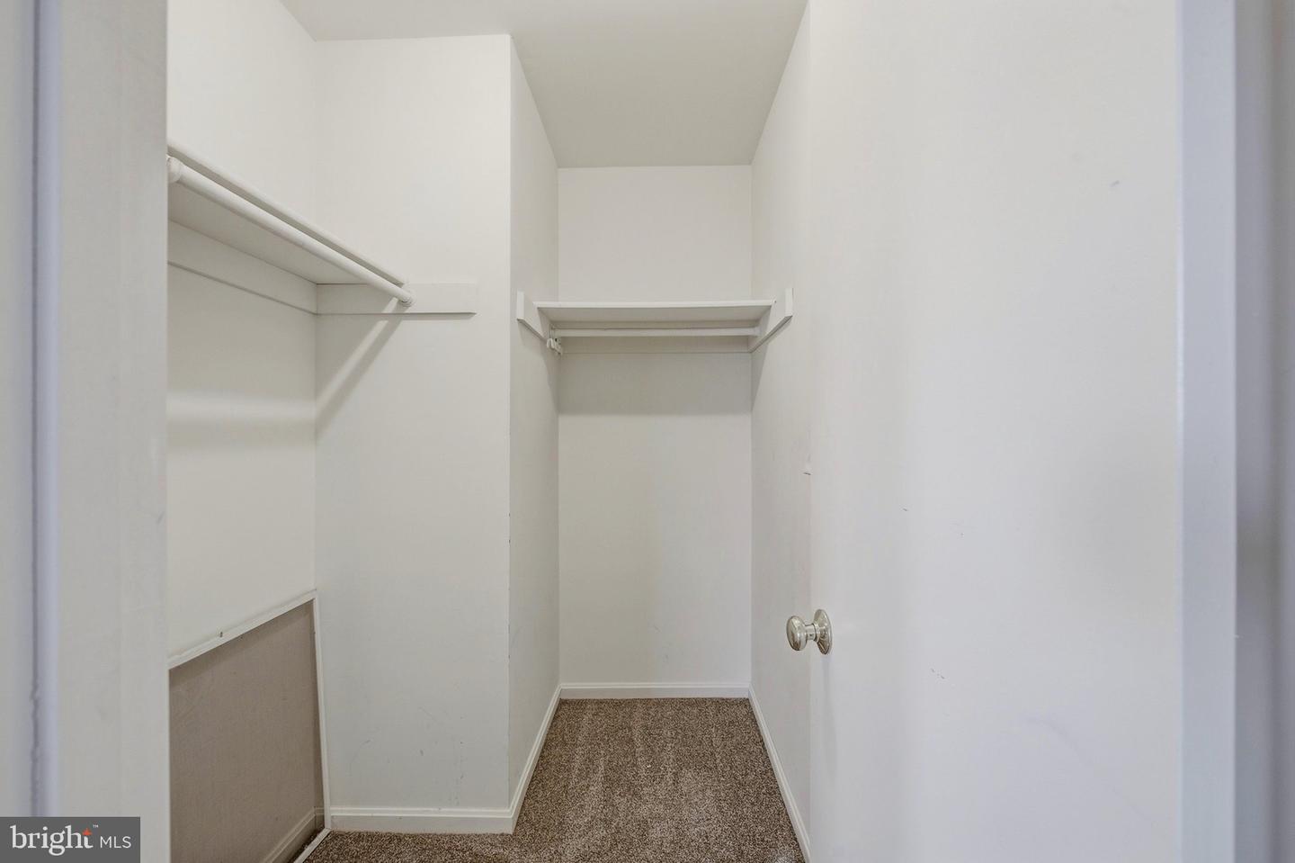 327 Woodside Pl Property Photo 19