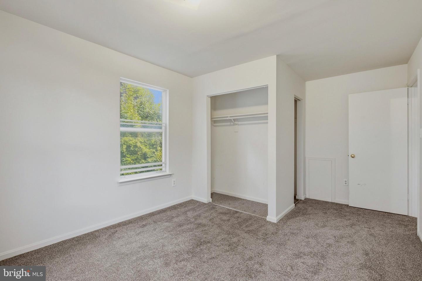 327 Woodside Pl Property Photo 26