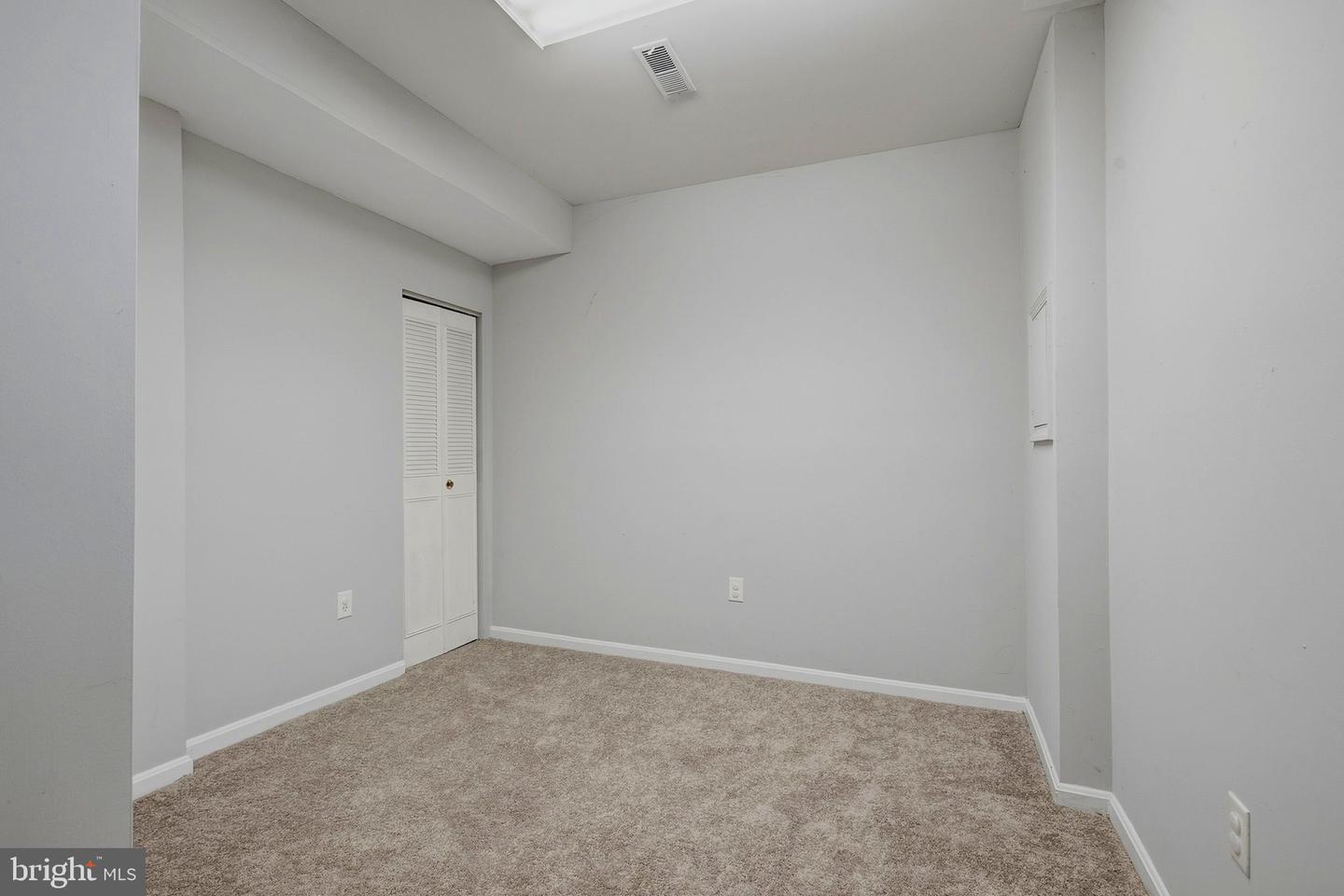 327 Woodside Pl Property Photo 27