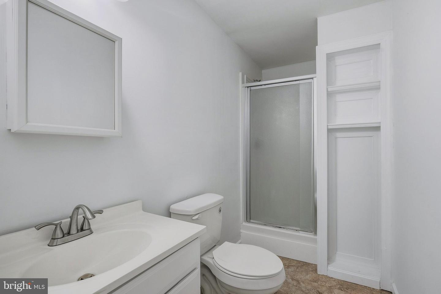 327 Woodside Pl Property Photo 28