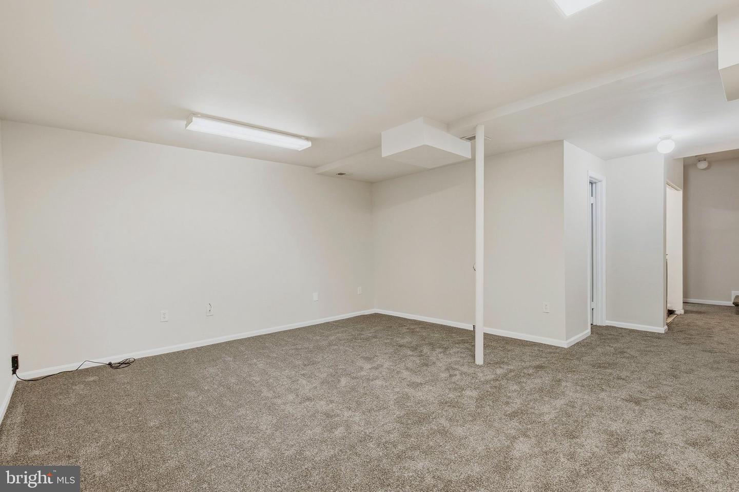 327 Woodside Pl Property Photo 30
