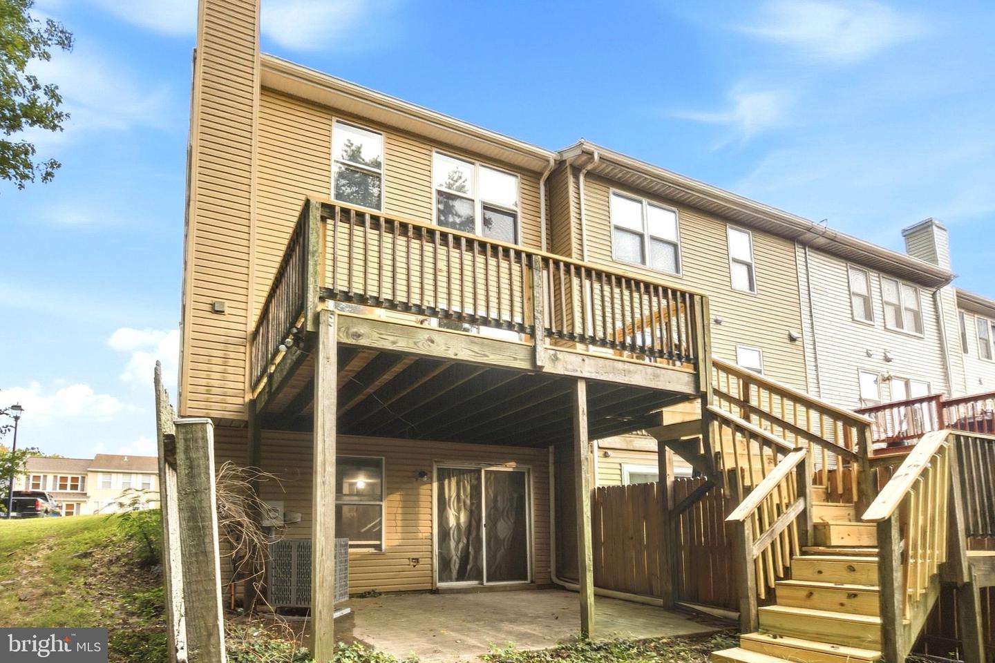 327 Woodside Pl Property Photo 32