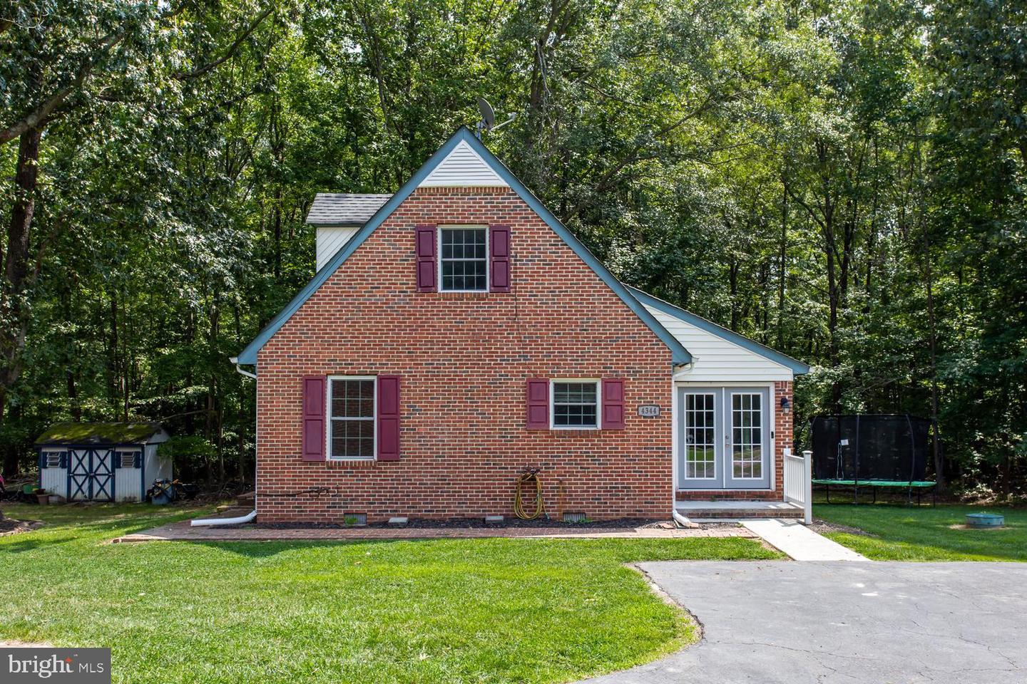4340 Guinevere Ln Property Photo 6
