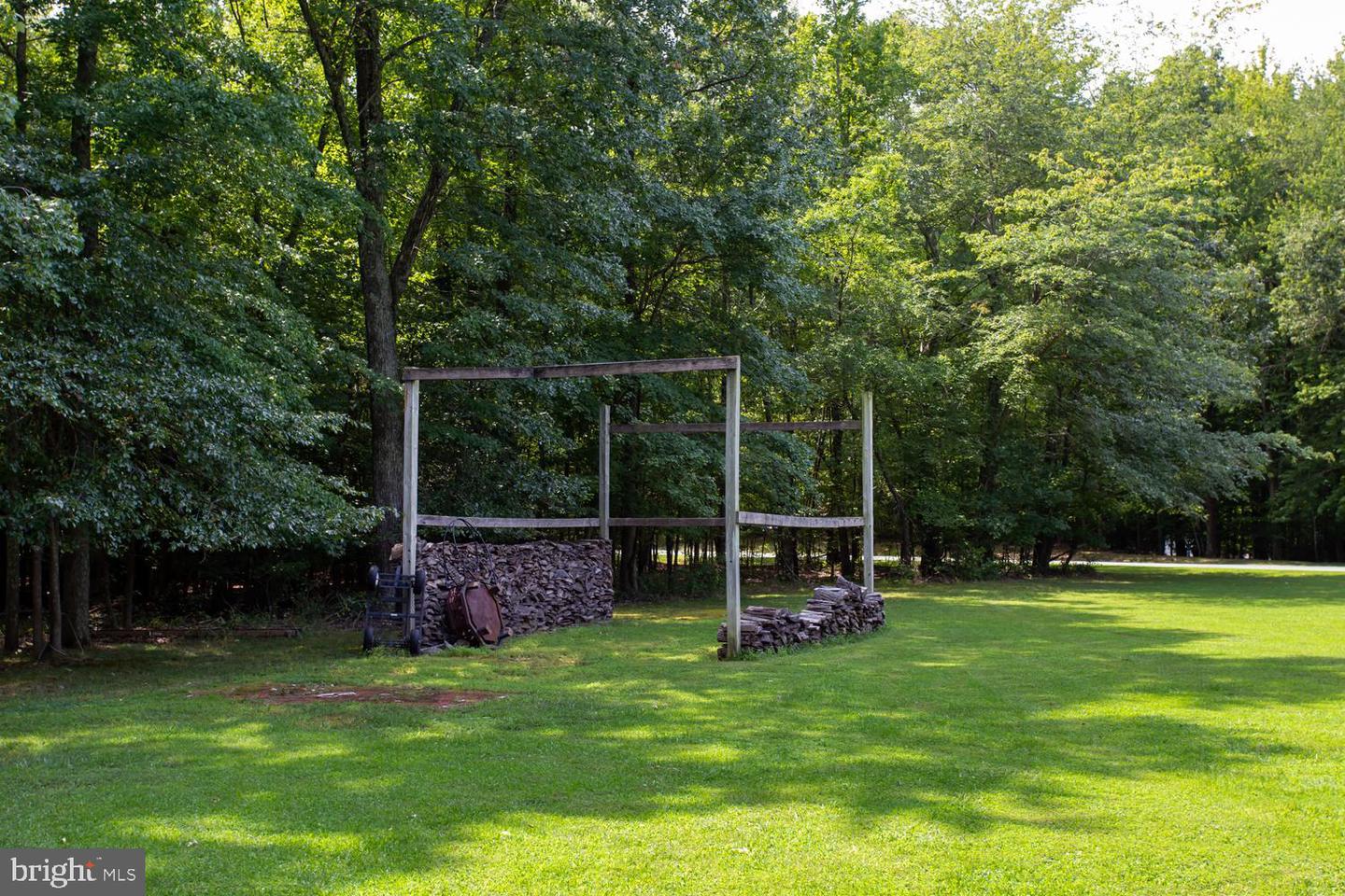 4340 Guinevere Ln Property Photo 7