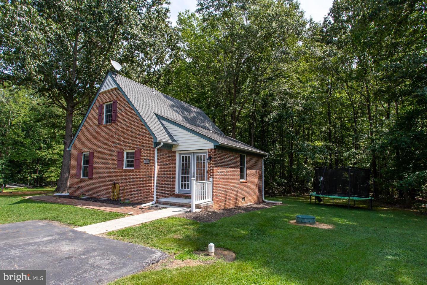 4340 Guinevere Ln Property Photo 8