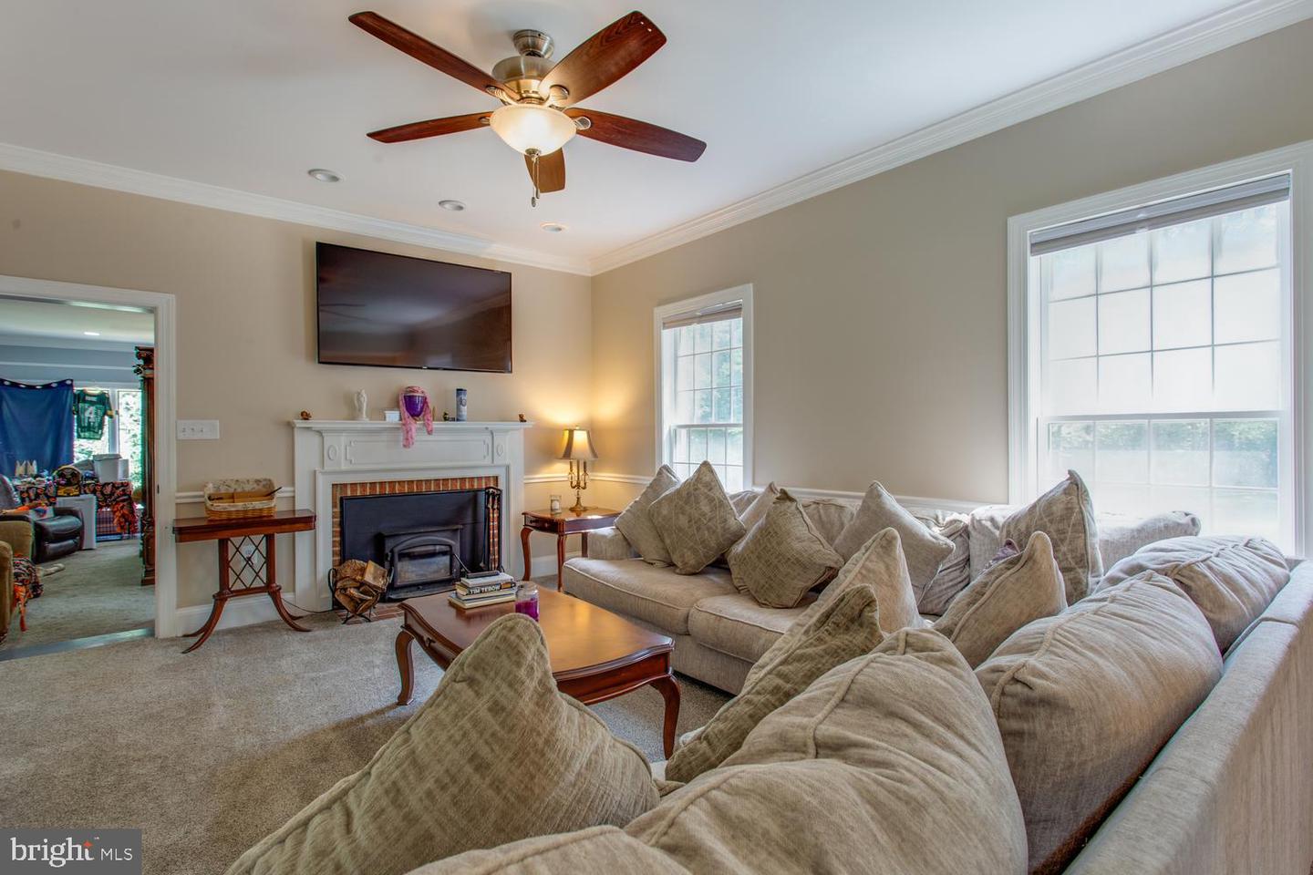 4340 Guinevere Ln Property Photo 18