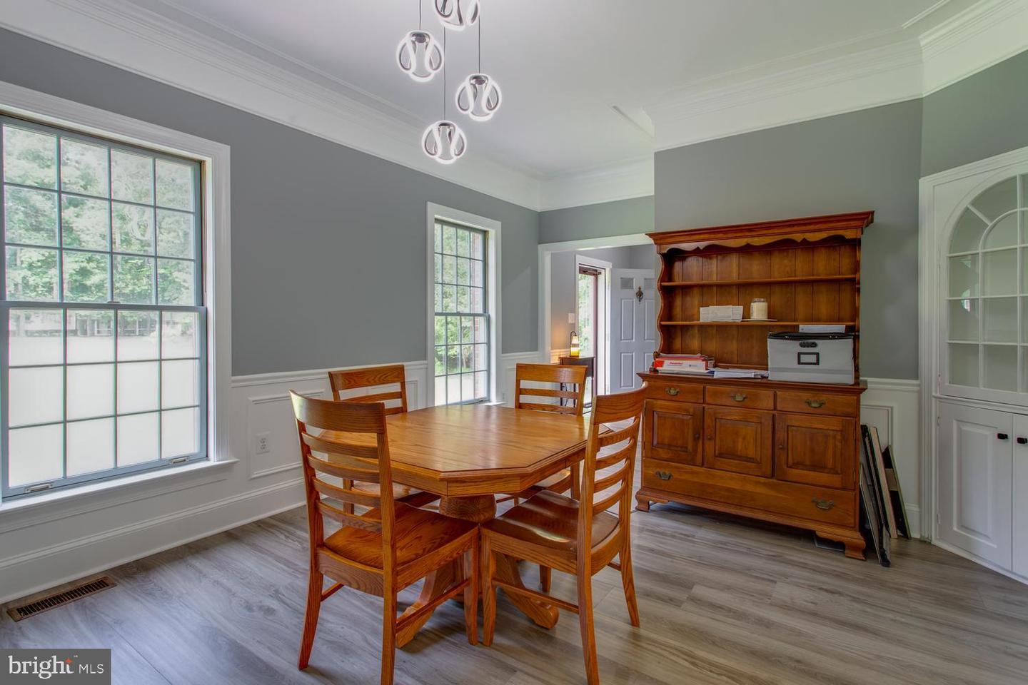 4340 Guinevere Ln Property Photo 24