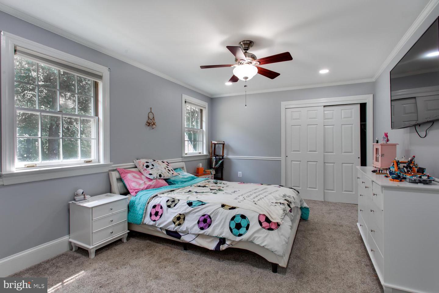 4340 Guinevere Ln Property Photo 35