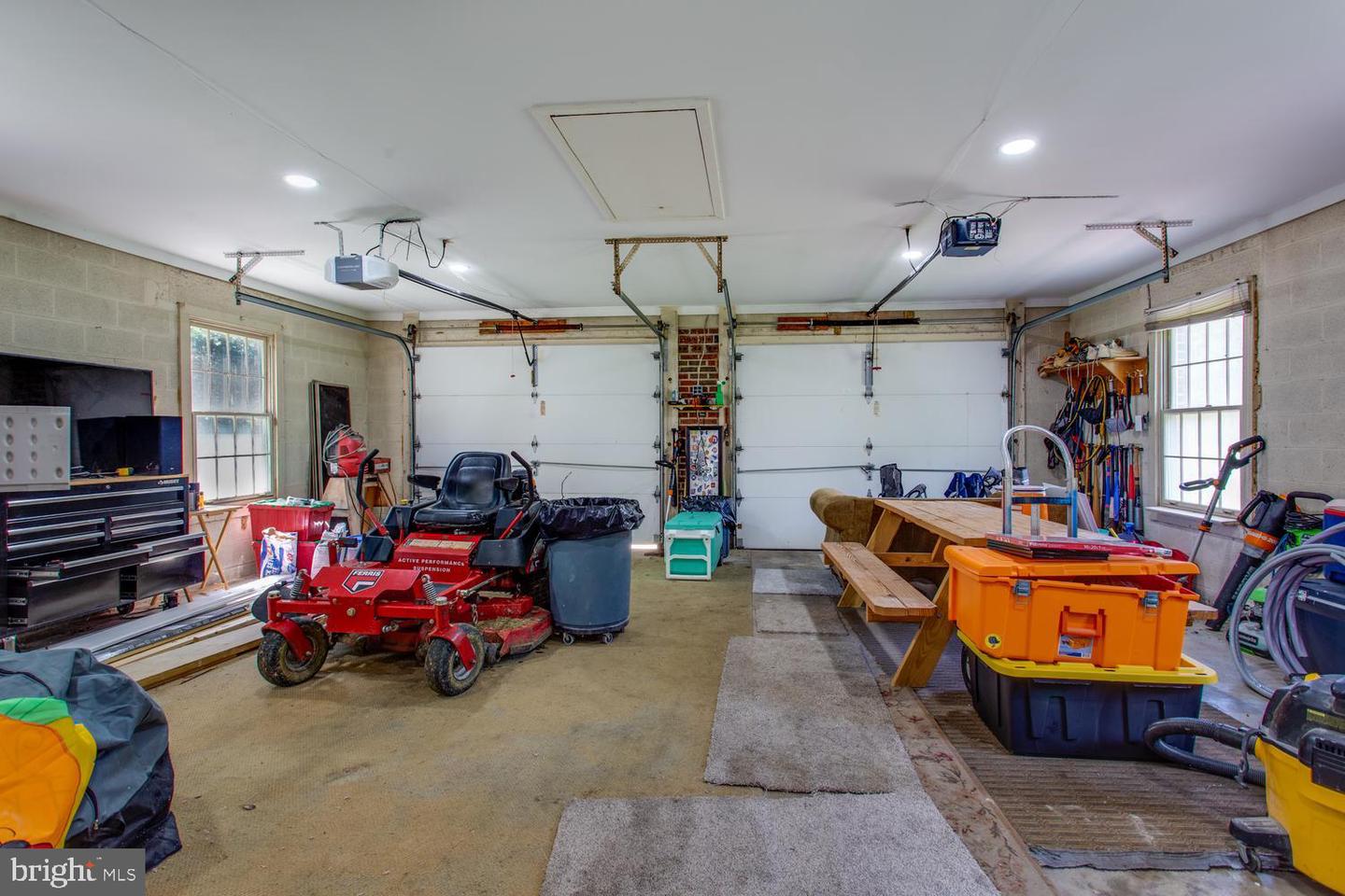4340 Guinevere Ln Property Photo 46