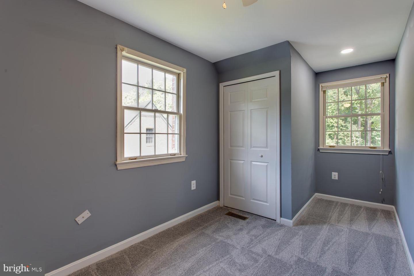 4340 Guinevere Ln Property Photo 58