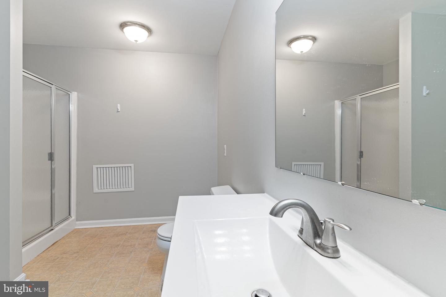 105 Westmorland Ct Property Photo 31