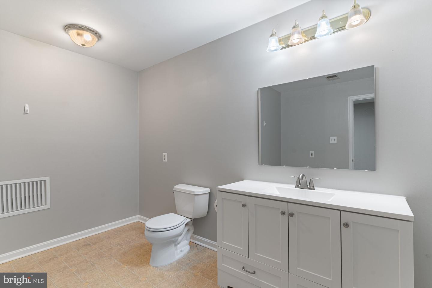 105 Westmorland Ct Property Photo 32
