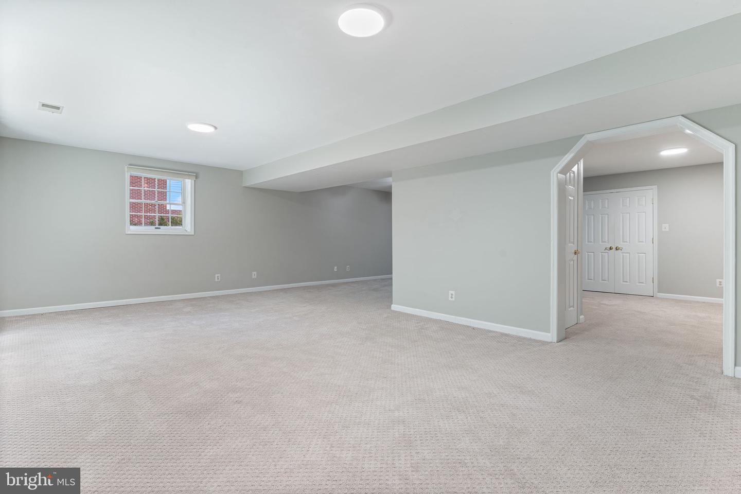 105 Westmorland Ct Property Photo 34