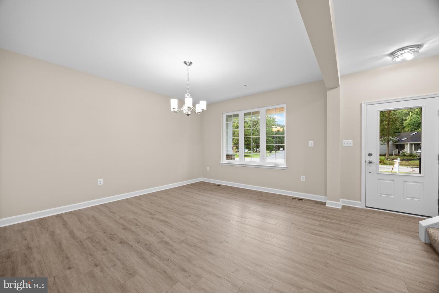 11330 Lord Baltimore Dr Property Photo 4