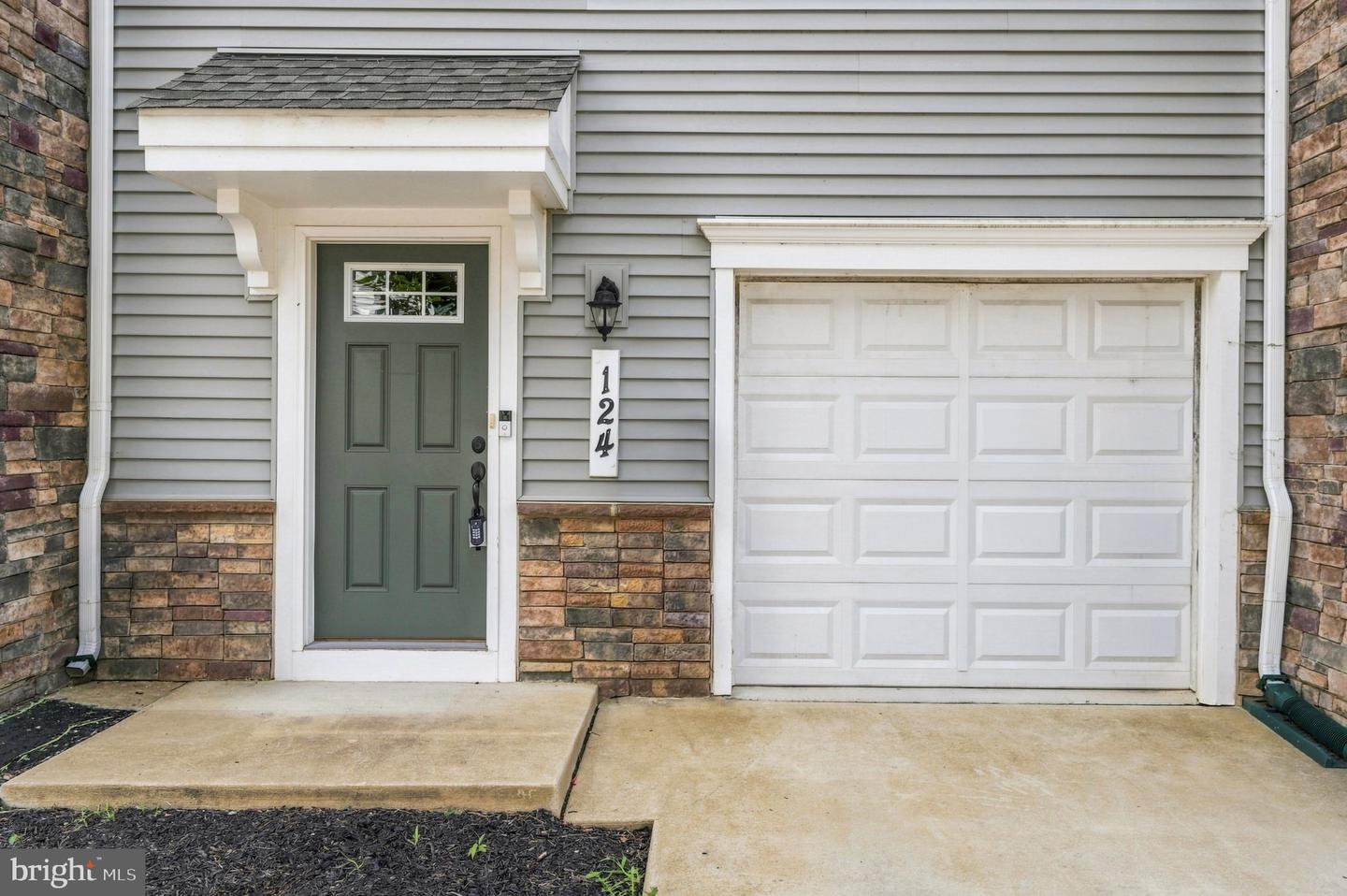 124 Seldovia Dr Property Photo 2