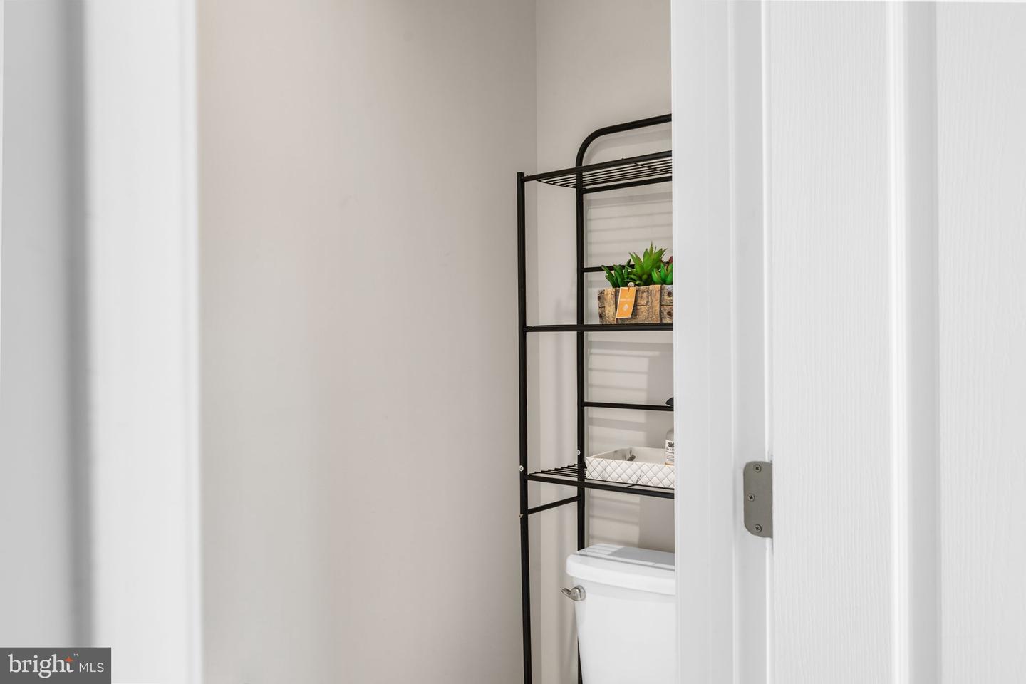 6640 Timber Ridge Ln Property Photo 32