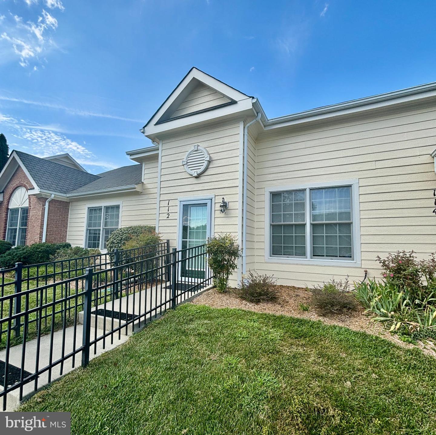 112 Dulles St Property Photo 1