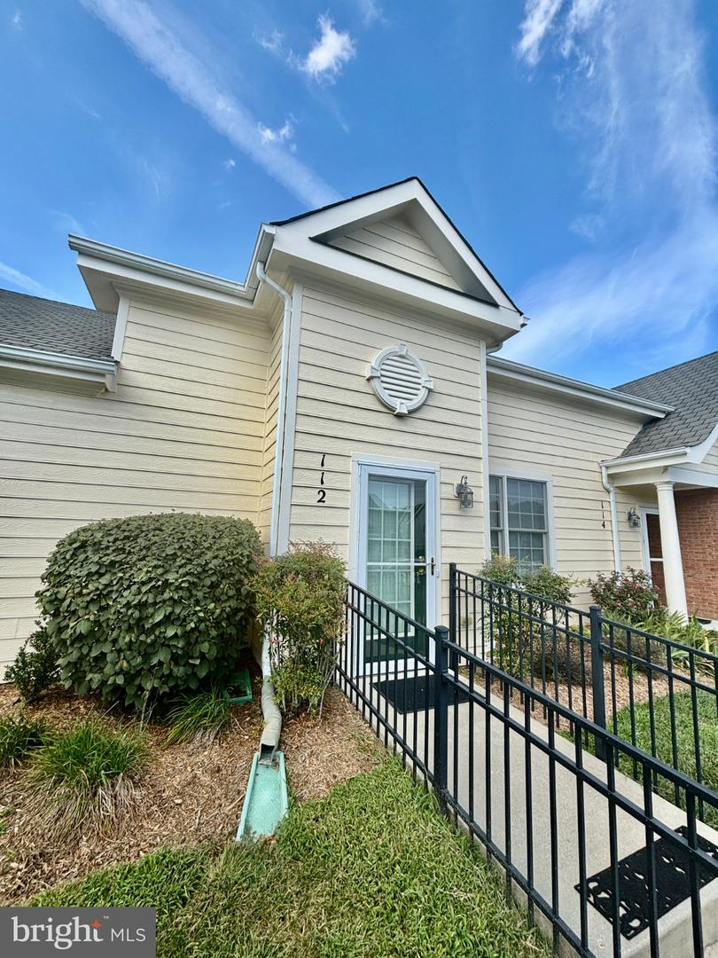112 Dulles St Property Photo 2