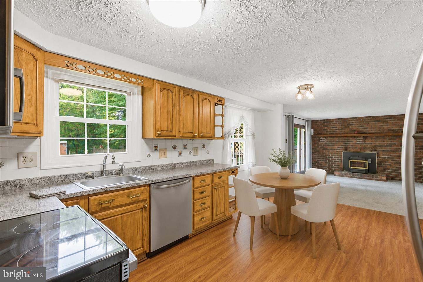 3003 HICKORY VALLEY DR Property Photo 1