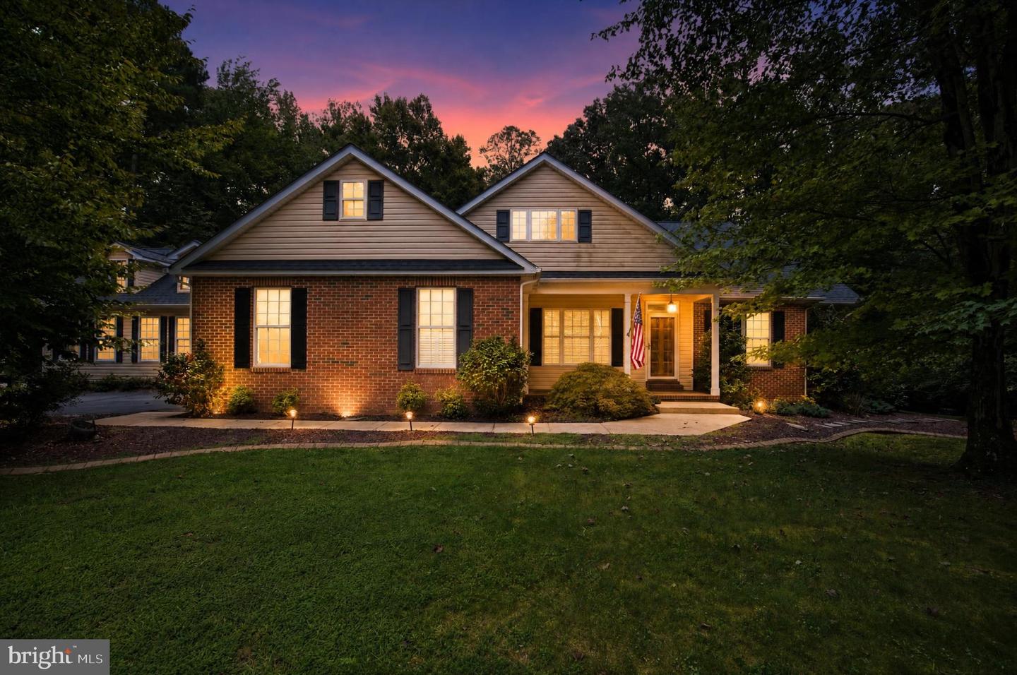 6050 Deepdeen Pl Property Photo 4