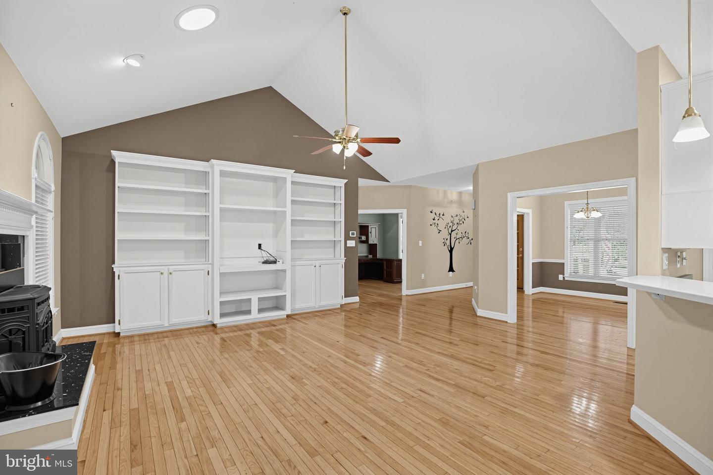6050 Deepdeen Pl Property Photo 6