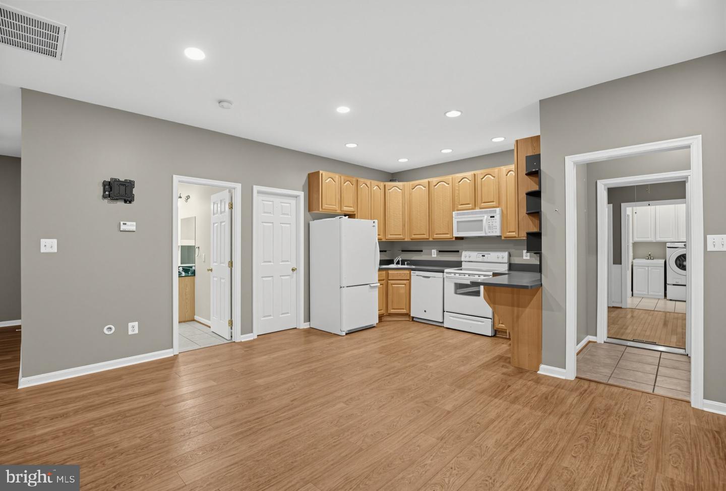 6050 Deepdeen Pl Property Photo 41