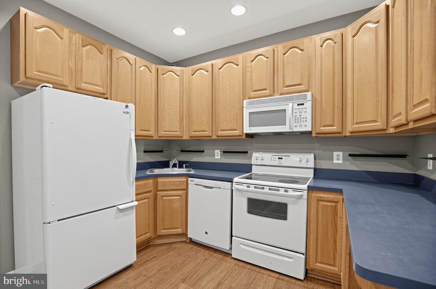 6050 Deepdeen Pl Property Photo 42