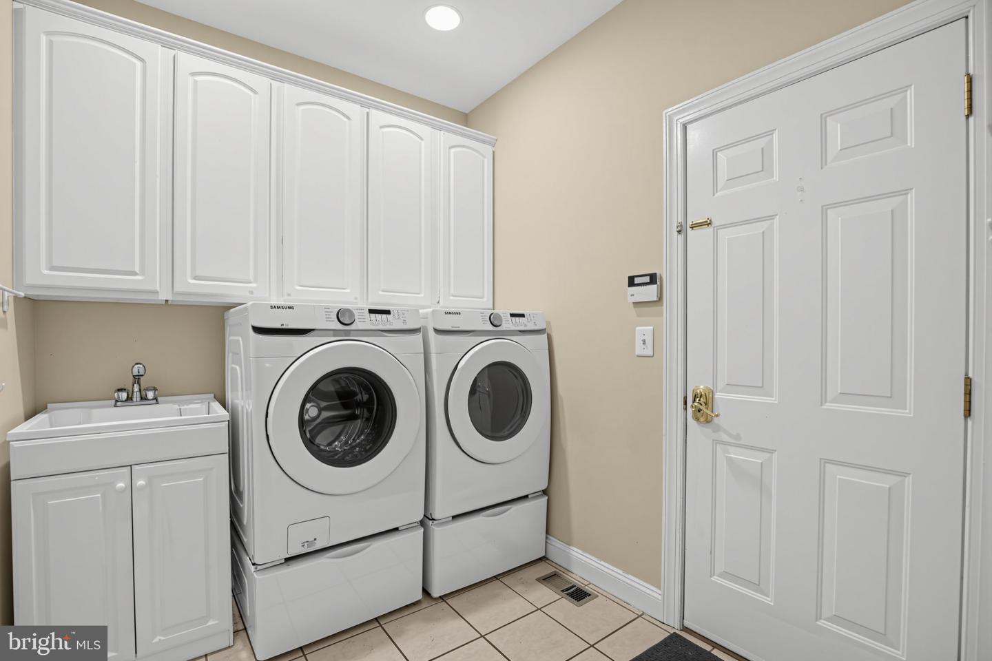 6050 Deepdeen Pl Property Photo 49
