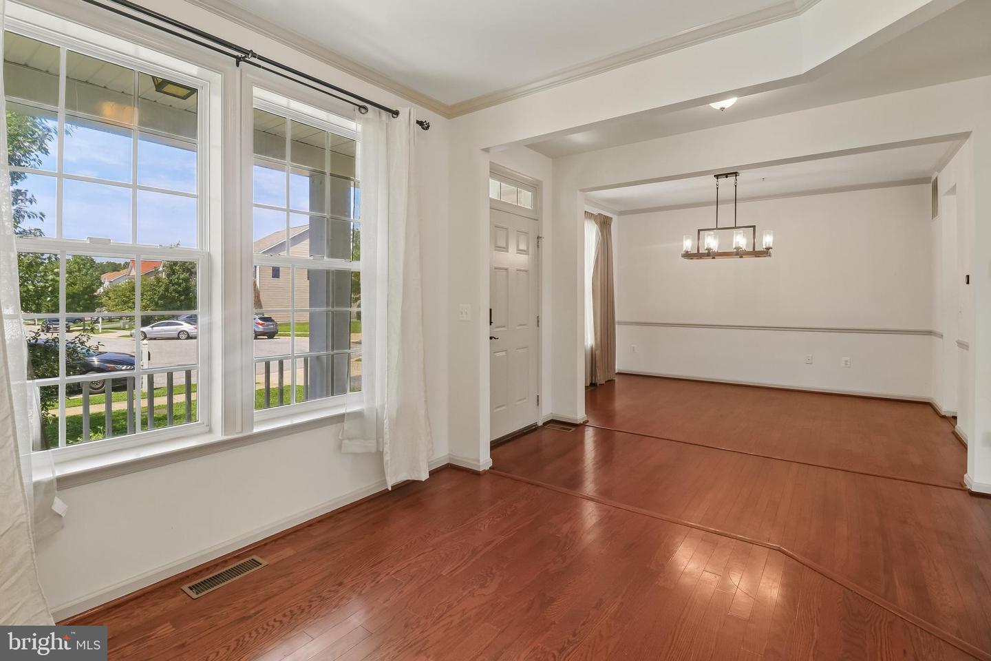 6844 Walkway Ct Property Photo 11