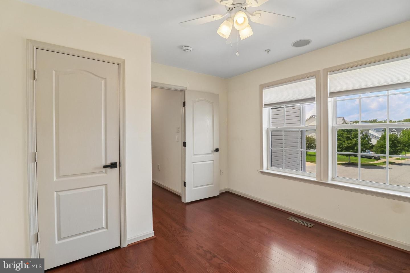 6844 Walkway Ct Property Photo 26