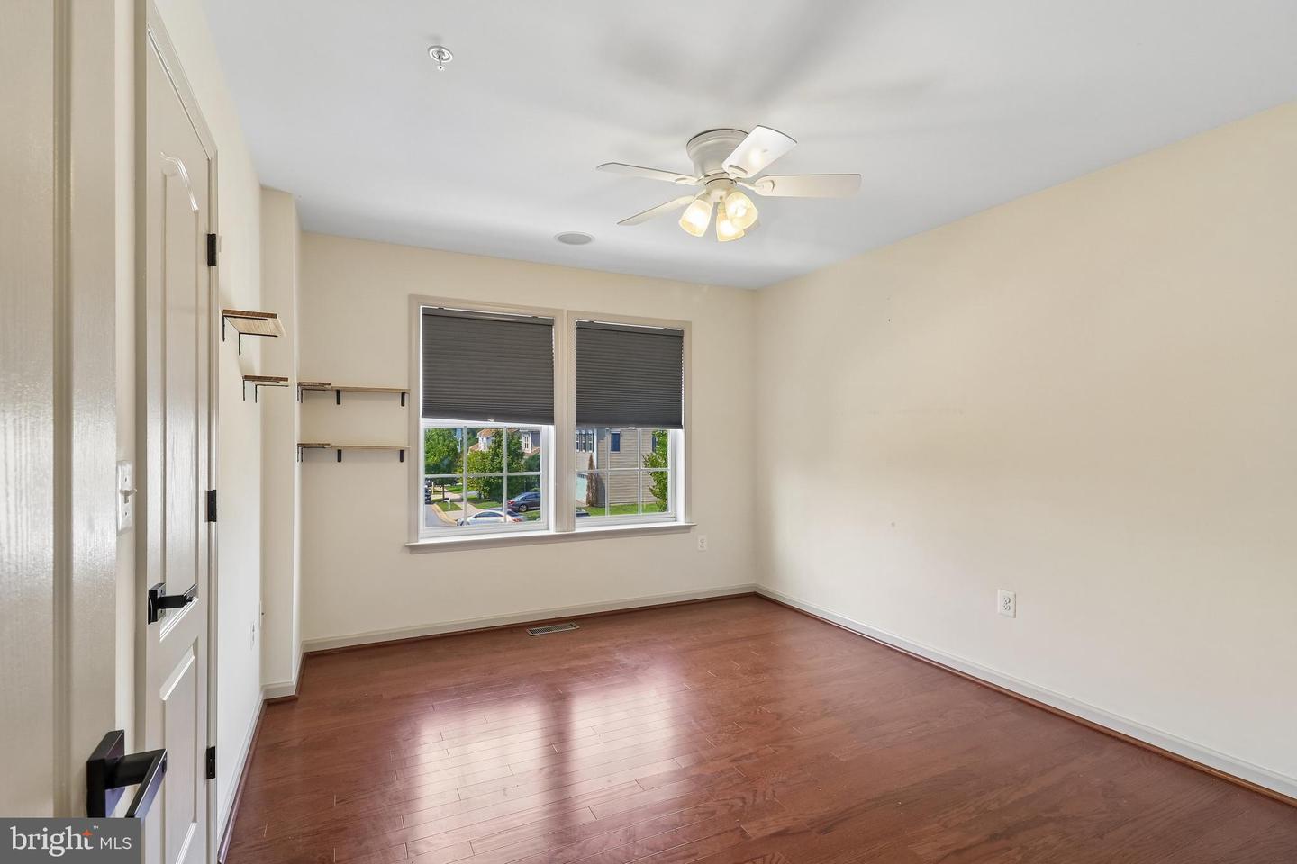 6844 Walkway Ct Property Photo 27