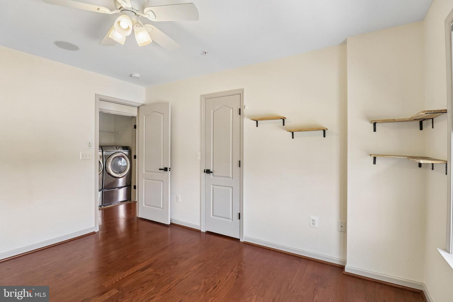 6844 Walkway Ct Property Photo 28