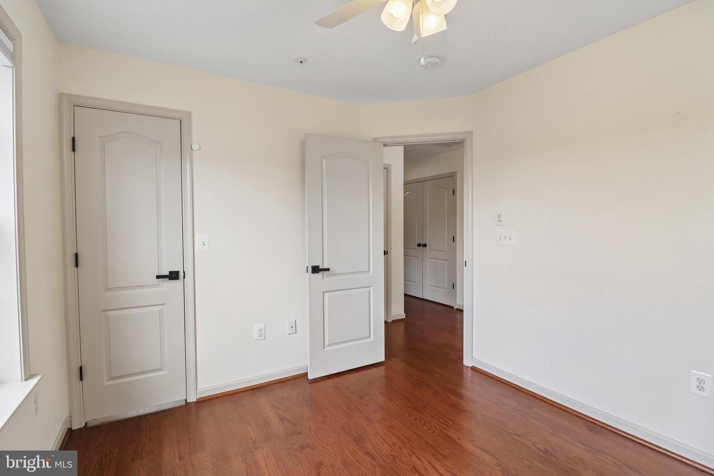 6844 Walkway Ct Property Photo 30