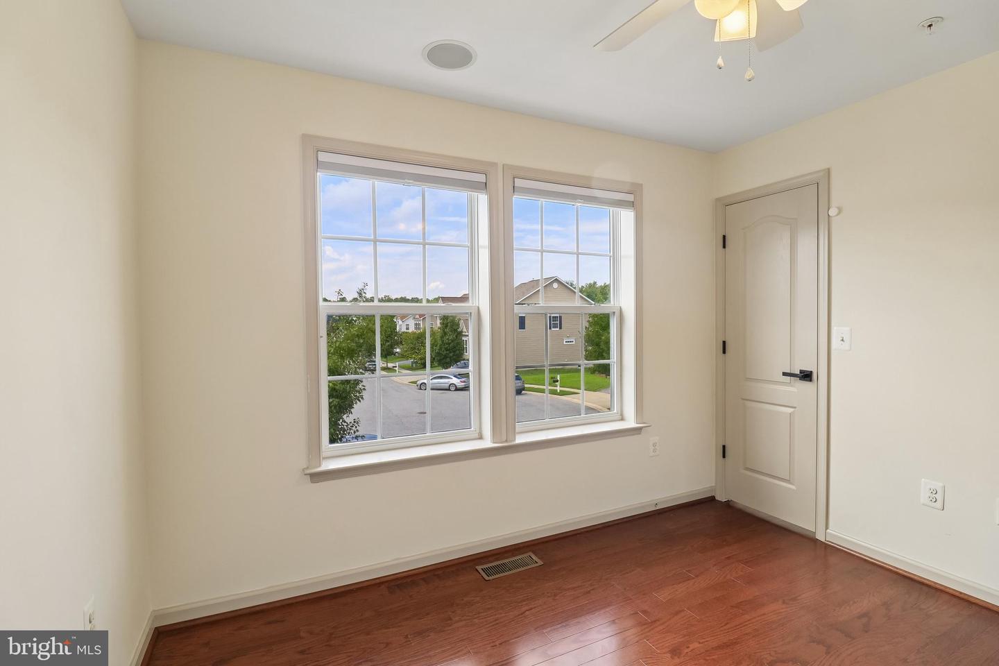 6844 Walkway Ct Property Photo 31