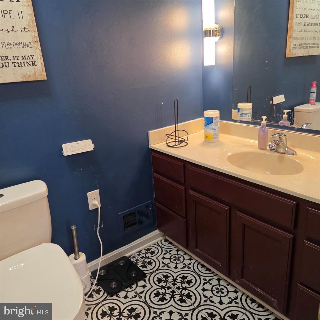 1113 E Patuxent Dr Property Photo 1