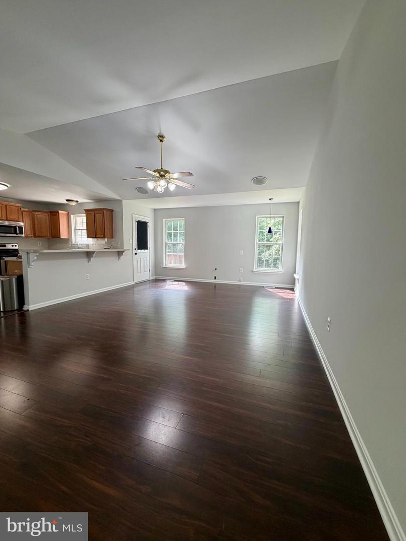 6000 Paternoster Ln Property Photo 10