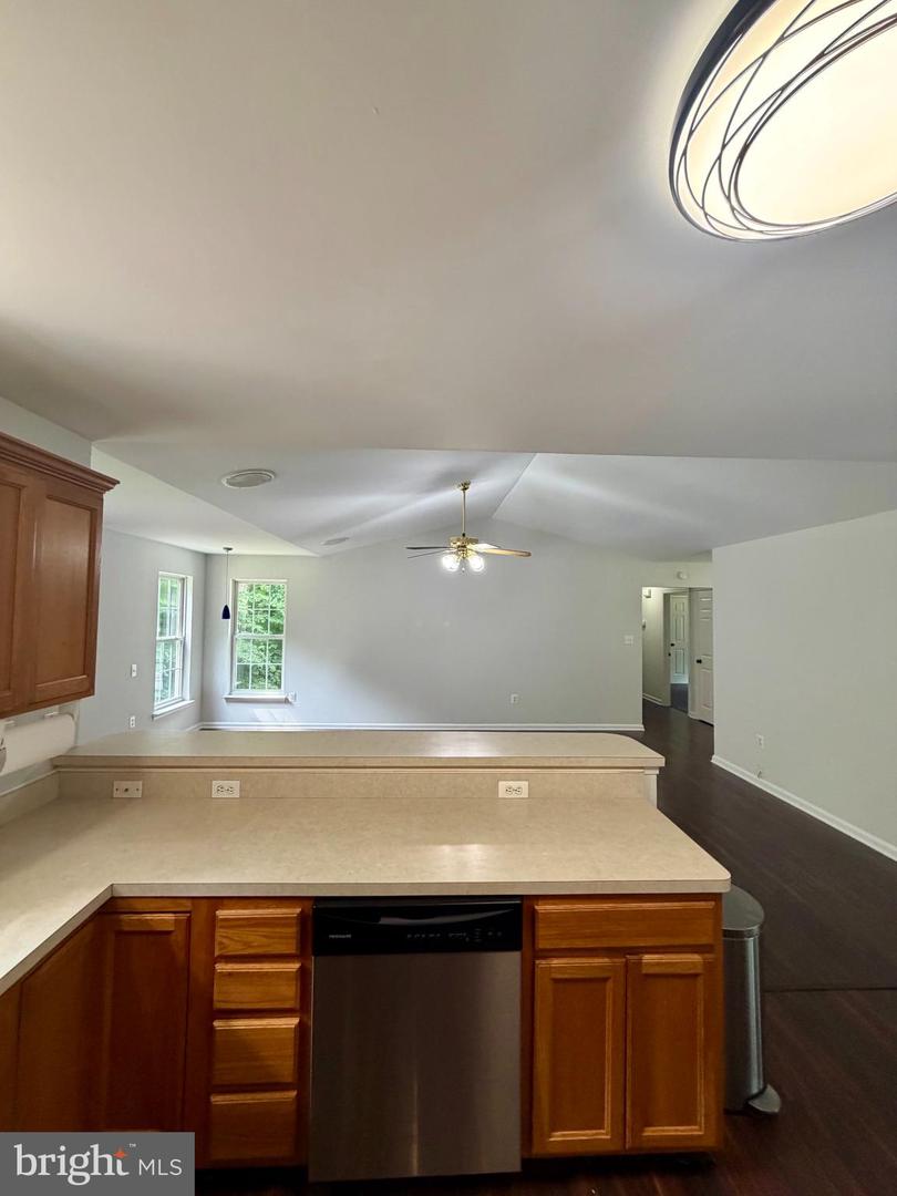 6000 Paternoster Ln Property Photo 12