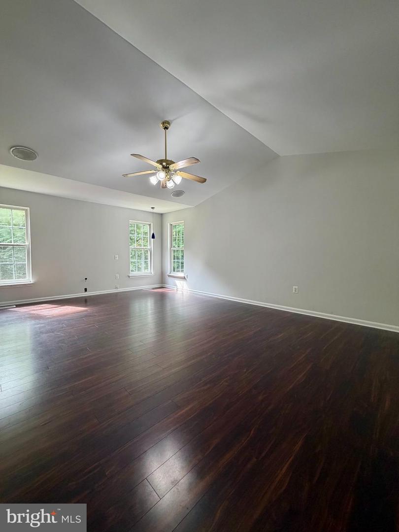 6000 Paternoster Ln Property Photo 14