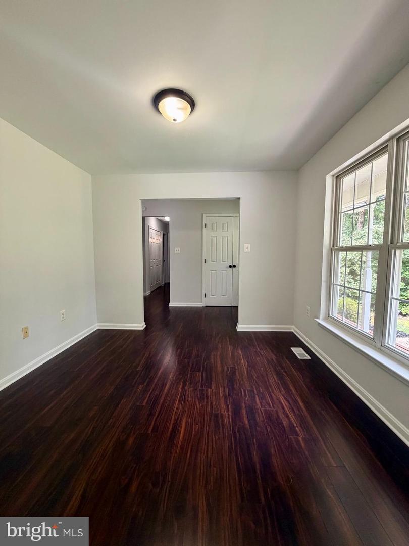 6000 Paternoster Ln Property Photo 16