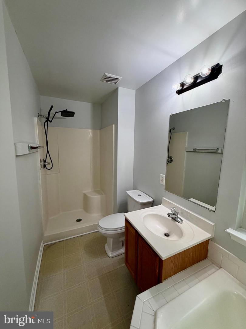 6000 Paternoster Ln Property Photo 22