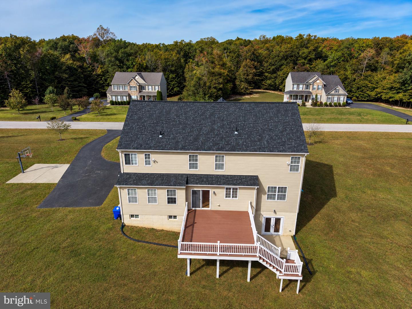 6236 Stone Hill Ct Property Photo 4