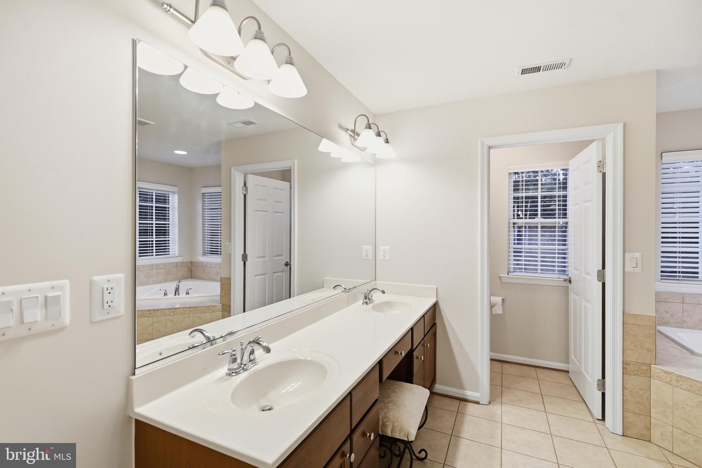 6236 Stone Hill Ct Property Photo 48
